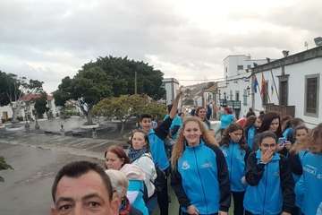 La  carroza anunciadora del Carnaval recorrió este miércoles el centro de la ciudad (Foto TA)